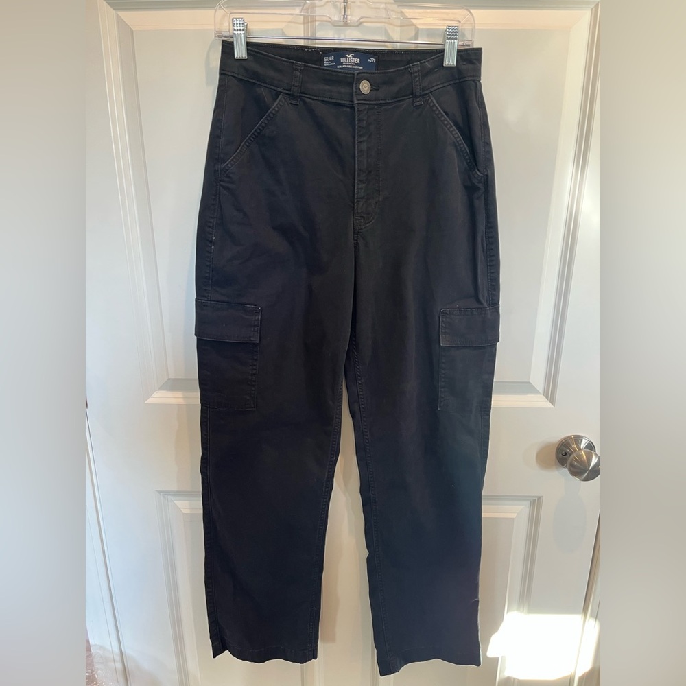 Hollister Black Cargo Ultra High Rise Dad Pants Size 5R / 27R